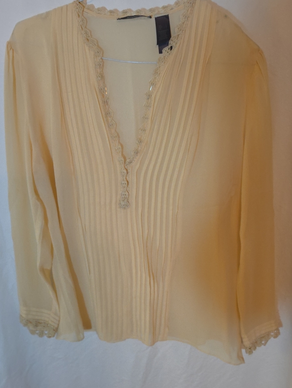 Liz Claiborne Pale Crean Pleated V-Neck Blouse
